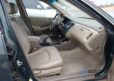 2000 Honda Accord 3.0 Ex from USA, damaged, VIN 1HGCG1658YA083508